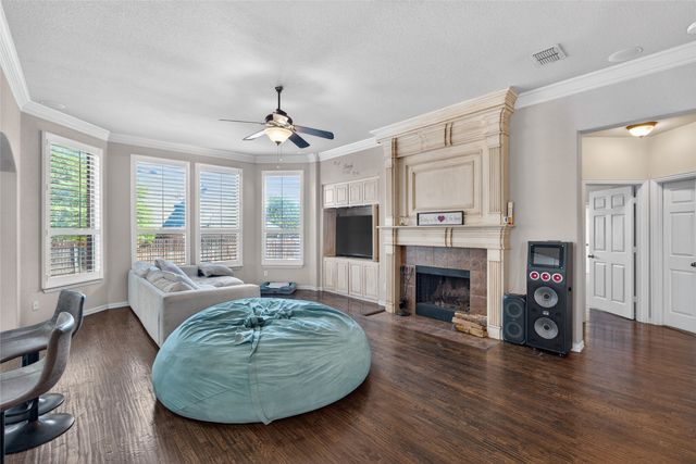 4209 Crestview Lane, Mansfield, TX 76063