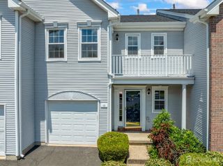 10 Hampton Place, East Brunswick, NJ 08816