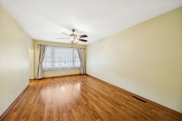 2245 Northgate Avenue, North Riverside, IL 60546