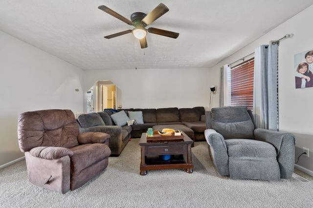 2560 Wildcat Rd, Sparta, TN 38583