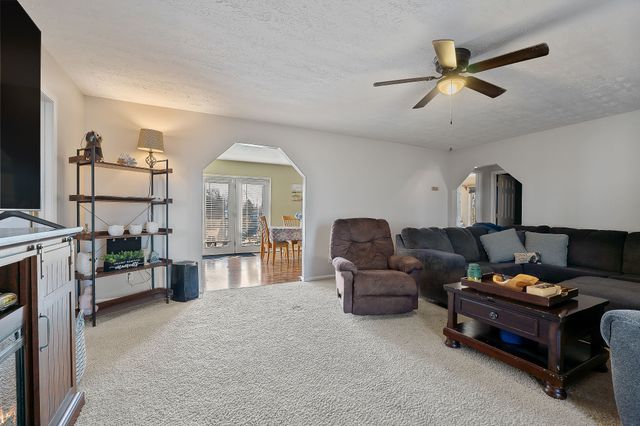 2560 Wildcat Rd, Sparta, TN 38583