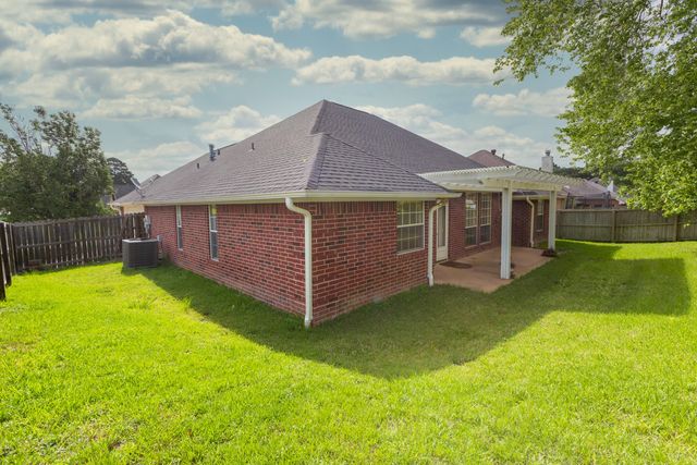 5803 Persimmon Drive, Tyler, TX 75707