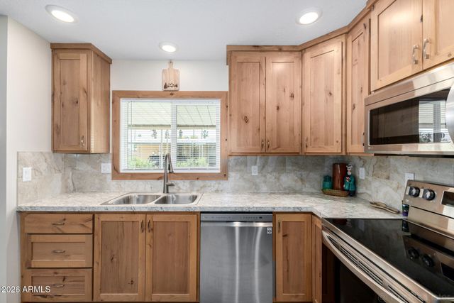 10220 E APACHE Trail 217, Apache Junction, AZ 85120