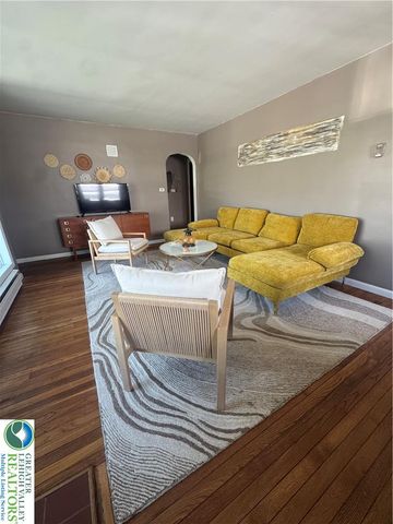 880 New York Avenue, Hellertown Boro, PA 18055