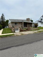 880 New York Avenue, Hellertown Boro, PA 18055