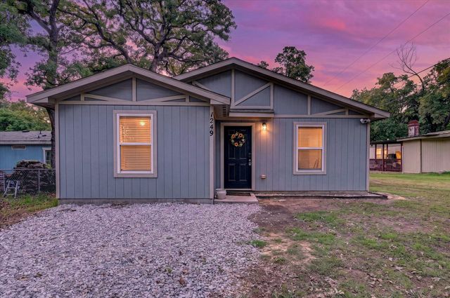 1249 Lindale Terrace, Pelican Bay, TX 76020