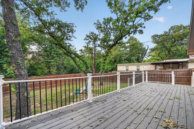 1249 Lindale Terrace, Pelican Bay, TX 76020