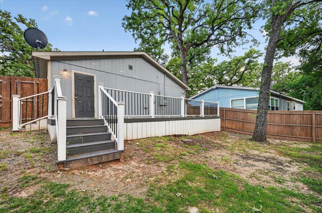 1249 Lindale Terrace, Pelican Bay, TX 76020