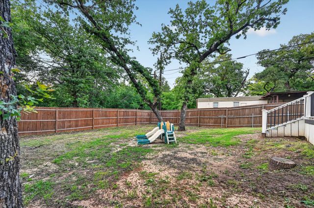 1249 Lindale Terrace, Pelican Bay, TX 76020