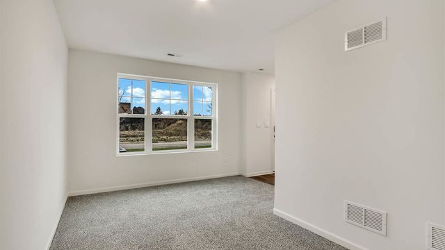 405 Lakeshore Court, St. Charles, IL 60174
