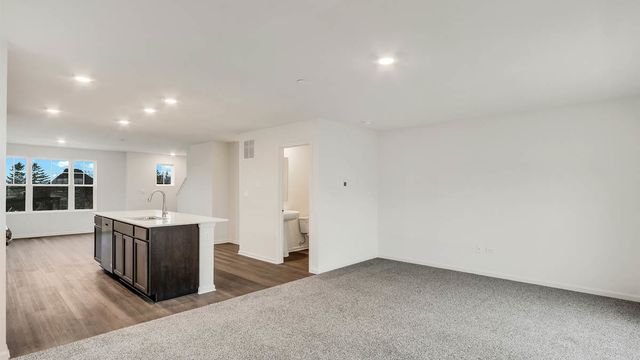 405 Lakeshore Court, St. Charles, IL 60174