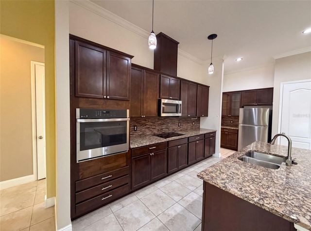 918 BLACKTHORN DRIVE, Apopka, FL 32703