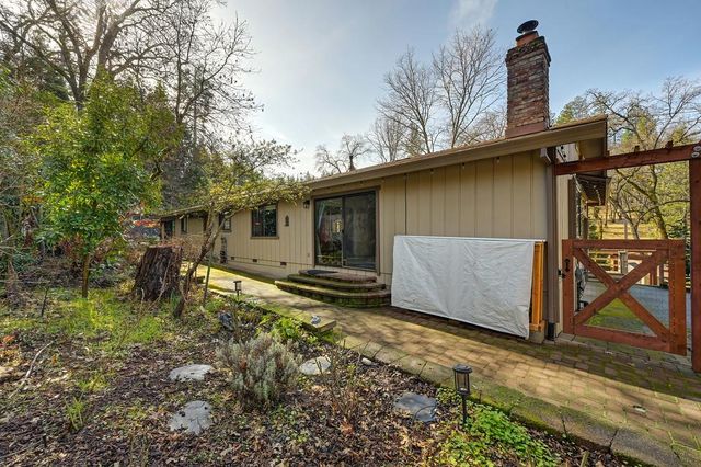 16560 Leafwood Ct, Meadow Vista, CA 95722