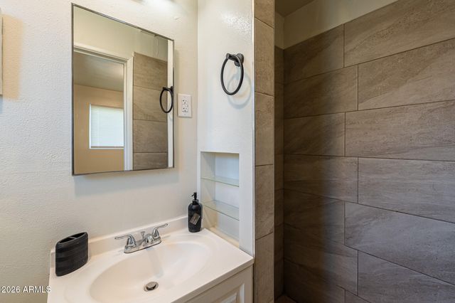 3349 W CAMBRIDGE Avenue, Phoenix, AZ 85009