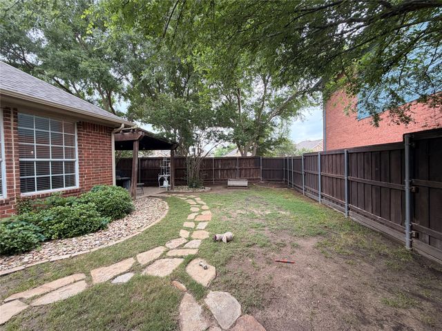 8640 Woodcreek Drive, Irving, TX 75063