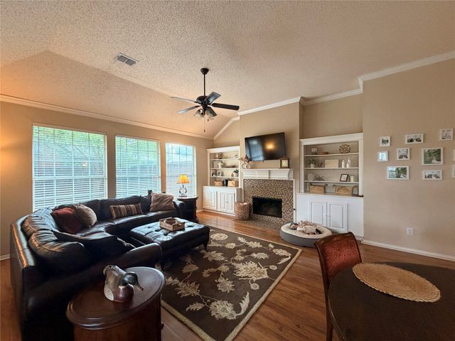 8640 Woodcreek Drive, Irving, TX 75063