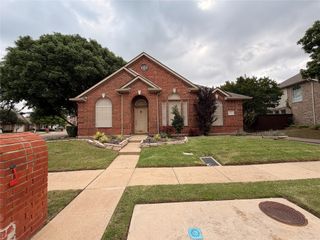8640 Woodcreek Drive, Irving, TX 75063