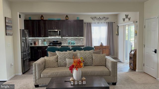 2114 LARKSPUR CT, Pennsburg, PA 18073