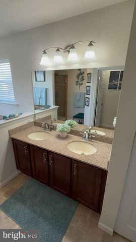 2114 LARKSPUR CT, Pennsburg, PA 18073