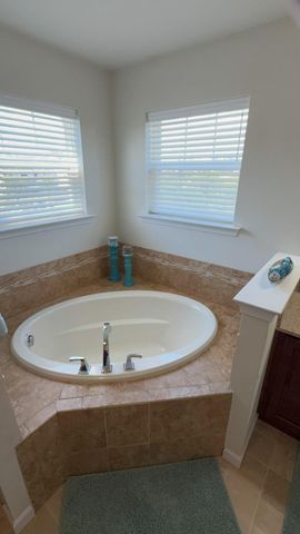 2114 LARKSPUR CT, Pennsburg, PA 18073
