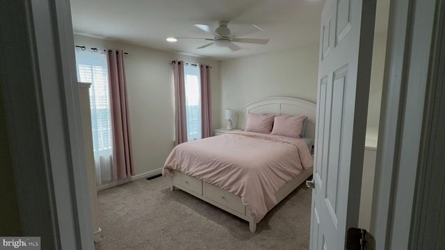 2114 LARKSPUR CT, Pennsburg, PA 18073