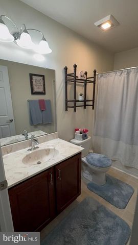 2114 LARKSPUR CT, Pennsburg, PA 18073