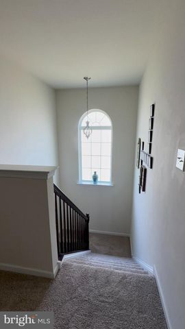 2114 LARKSPUR CT, Pennsburg, PA 18073