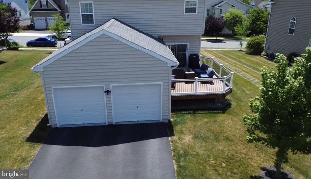 2114 LARKSPUR CT, Pennsburg, PA 18073