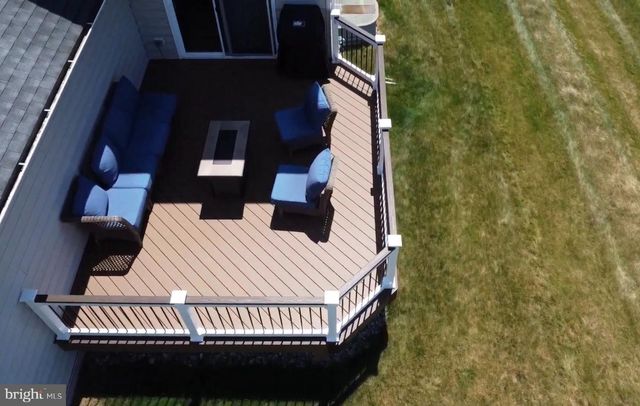 2114 LARKSPUR CT, Pennsburg, PA 18073