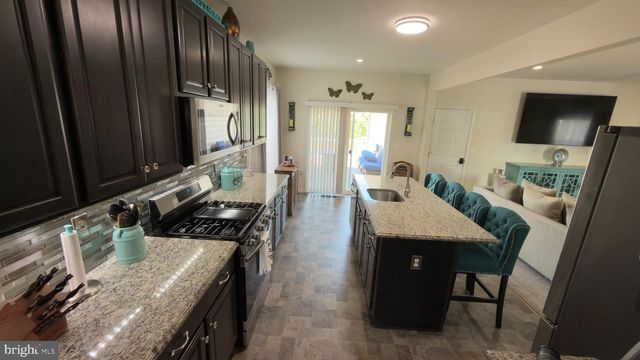 2114 LARKSPUR CT, Pennsburg, PA 18073