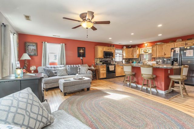 3280 E Hwy 635, Science Hill, KY 42553