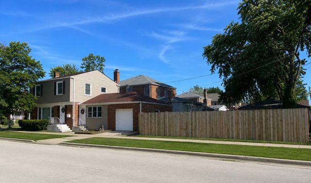 6156 N Kedvale Avenue, Chicago, IL 60646