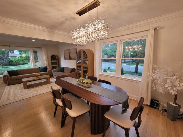 6156 N Kedvale Avenue, Chicago, IL 60646