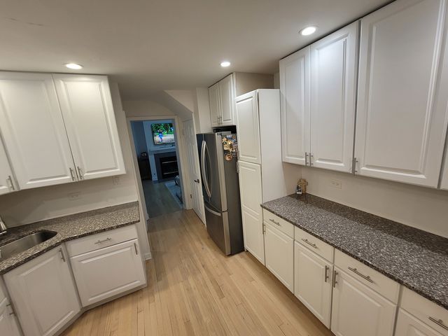 6156 N Kedvale Avenue, Chicago, IL 60646