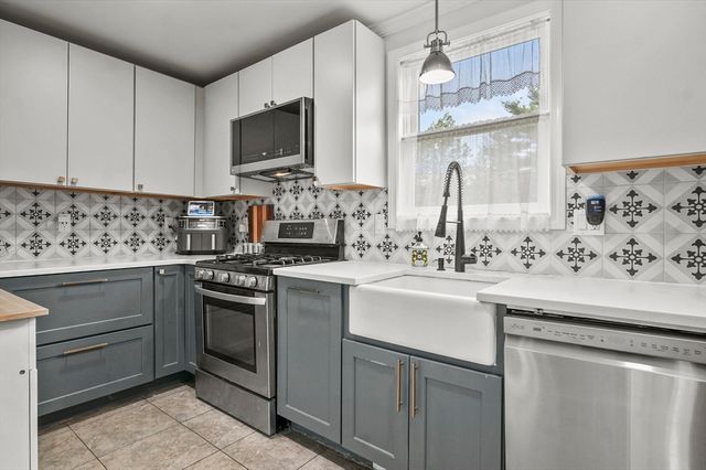 51 Crystal Street, Lowell, MA 01852