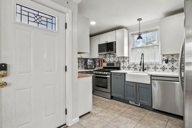 51 Crystal Street, Lowell, MA 01852