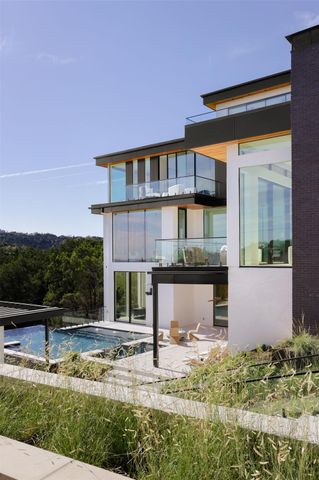 1003 The High RD, Austin, TX 78746