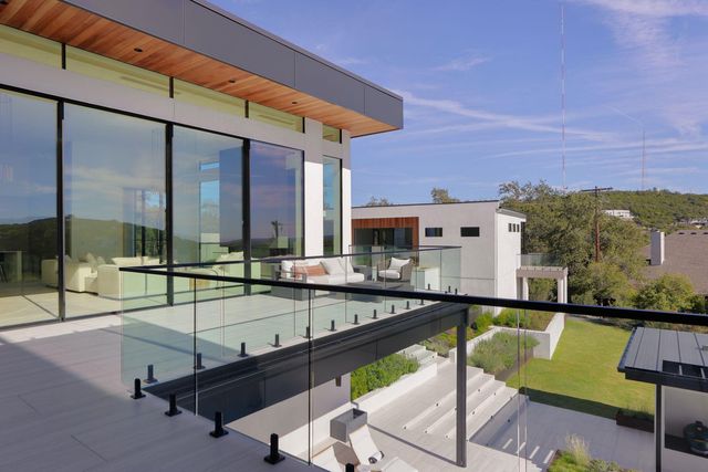 1003 The High RD, Austin, TX 78746