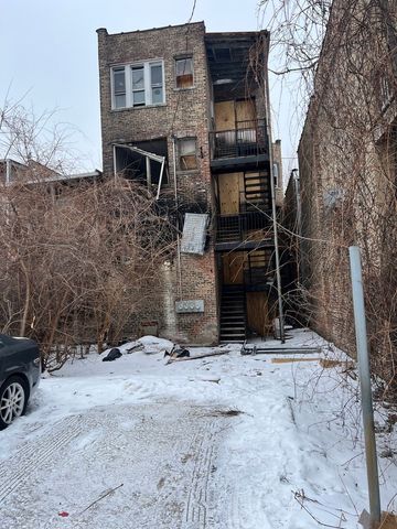 3827 W Fillmore Street, Chicago, IL 60624