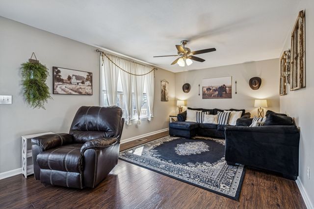 208 Bailey Collins Dr, Smyrna, TN 37167