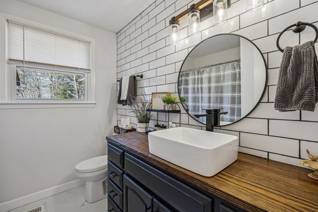 208 Bailey Collins Dr, Smyrna, TN 37167