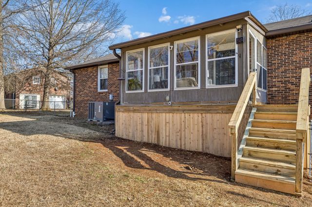 208 Bailey Collins Dr, Smyrna, TN 37167