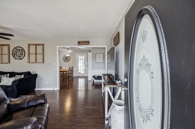 208 Bailey Collins Dr, Smyrna, TN 37167