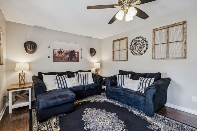 208 Bailey Collins Dr, Smyrna, TN 37167