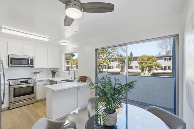 315 Carlos Avenue, Redwood City, CA 94061