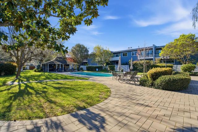 315 Carlos Avenue, Redwood City, CA 94061