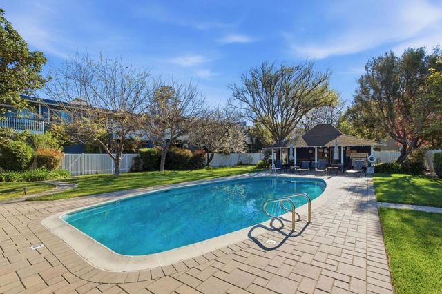 315 Carlos Avenue, Redwood City, CA 94061