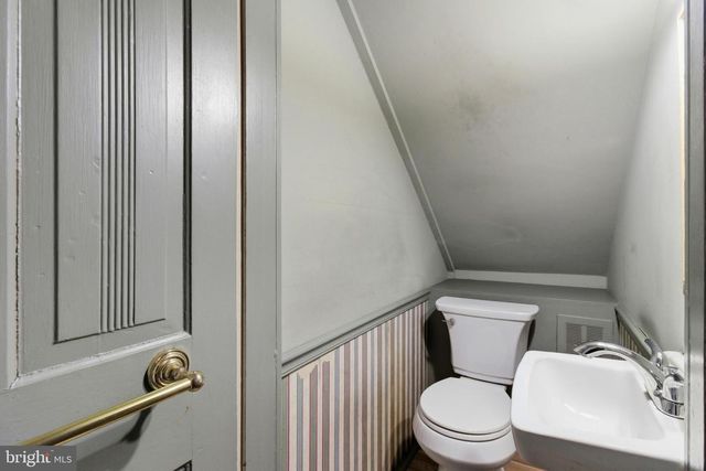 402 W UNION ST, West Chester, PA 19382