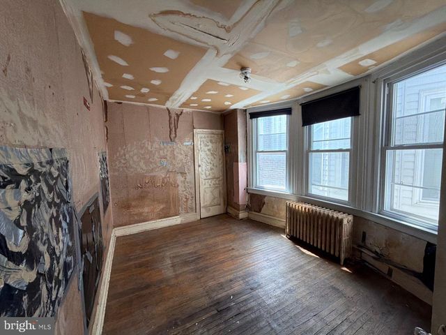 511 COBBS CREEK PKWY, Philadelphia, PA 19143