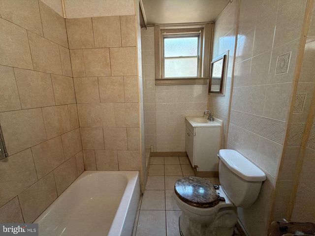 511 COBBS CREEK PKWY, Philadelphia, PA 19143